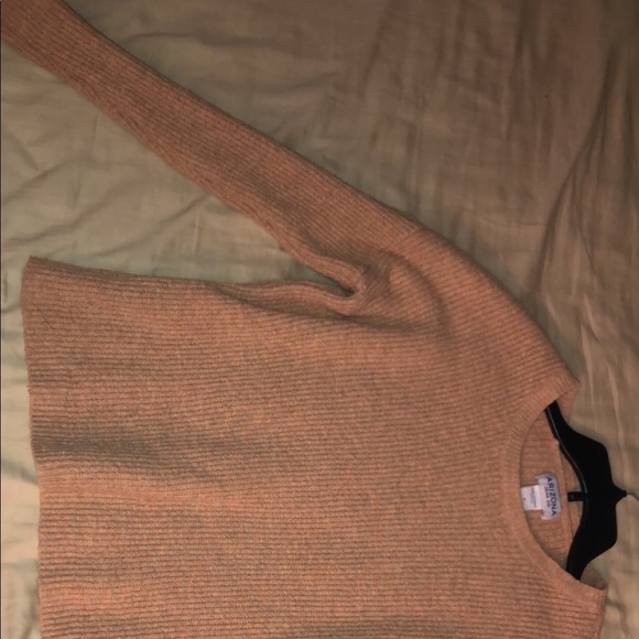 sweater - Picture 1 of 2